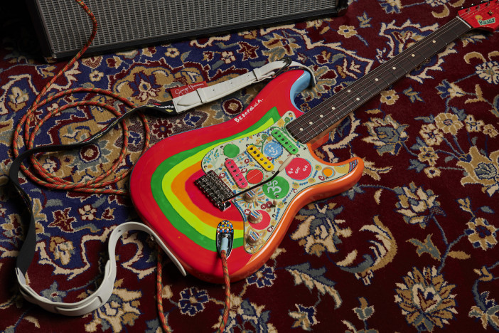 ジョージ・ハリスンの愛したギターがシグネイチャーモデルとして登場　『GEORGE HARRISON “ROCKEY” STRATOCASTER』世界同時販売