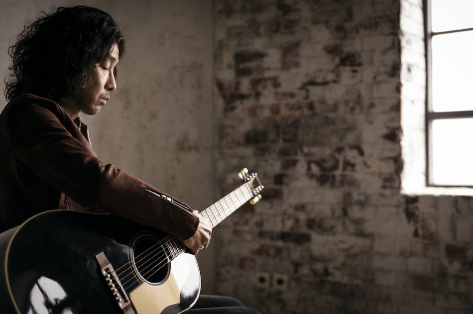 斉藤和義「歌うたいのバラッド」はなぜ歌い継がれる名曲なのか 『THE