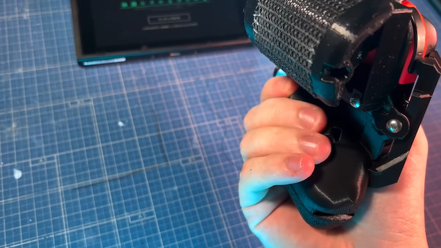 片手で操作できるSwitchコントローラーの画像