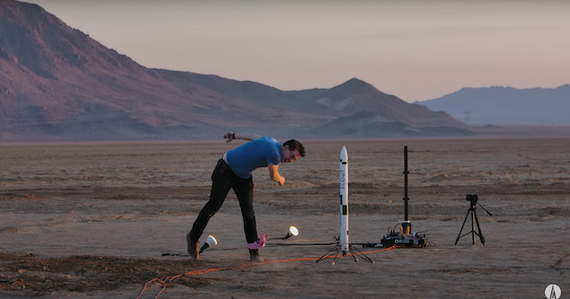 イーロン・マスク似YouTuberがロケットを完成の画像