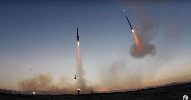 イーロン・マスク似YouTuberがロケットを完成の画像