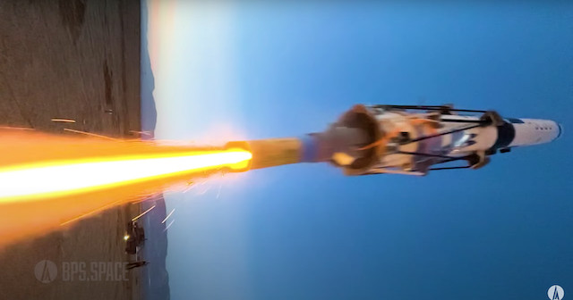 イーロン・マスク似YouTuberがロケットを完成の画像