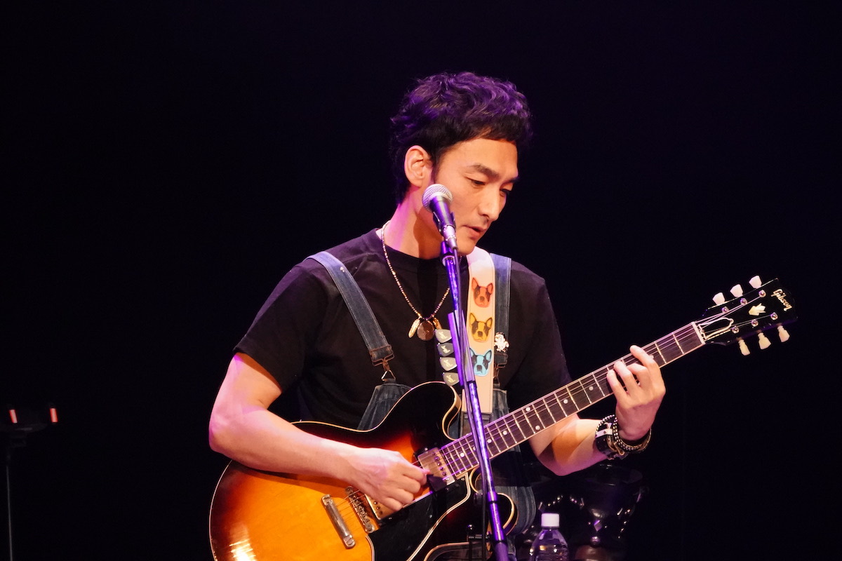 草なぎ剛、『はっぴょう会 2』で見せたギター少年のままの笑顔　miwa、和田唱との達成感に満ちた共演もの画像1-1