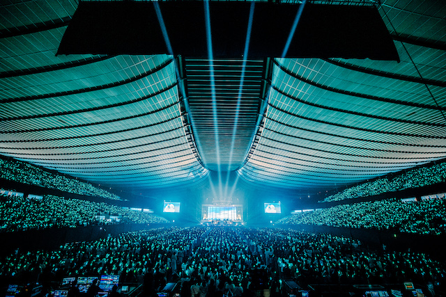 SHINee ONEW、涙ながらに幸せ届けた4年ぶりステージ　至高の歌声でファン魅了した日本初ソロコンサート追加公演の画像1-2