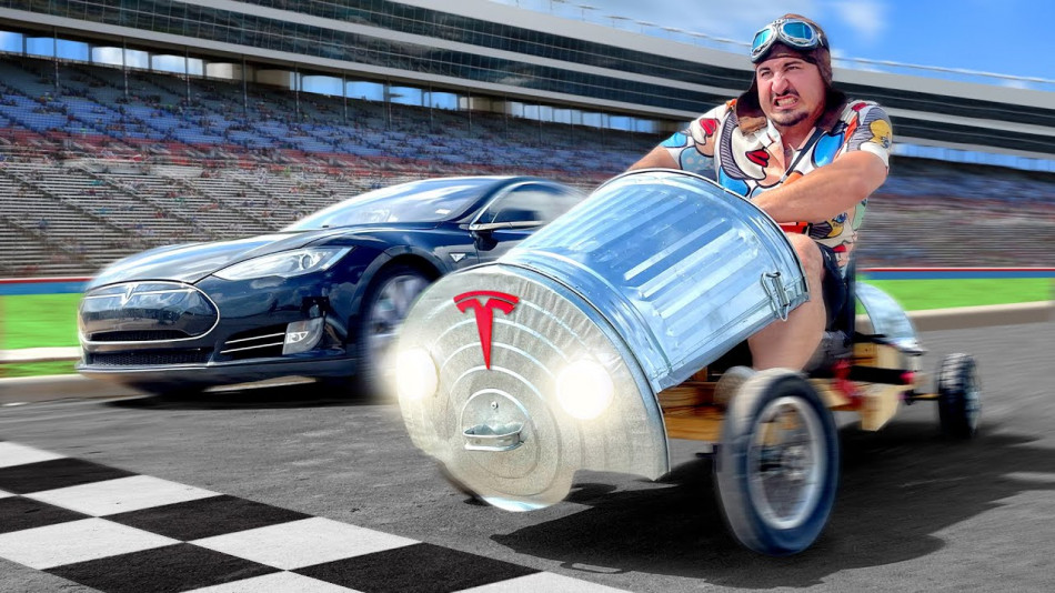 木材やゴミ箱からテスラを作る男