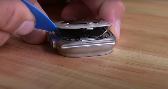 新登場『Apple Watch Ultra』、分解すると“壊れやすい”可能性が浮上？