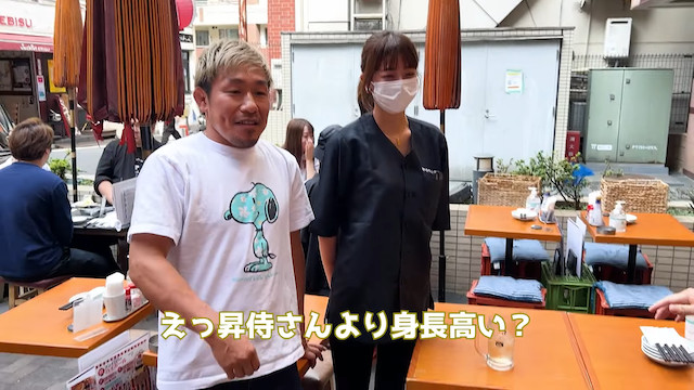 朝倉海、たまたま入店した串カツ屋の店員をスカウトの画像