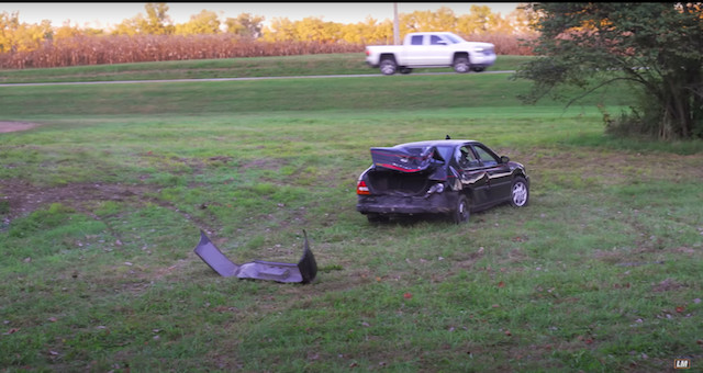 崖から車を落としても『iPhone 14』の衝突事故検知は反応しない？の画像