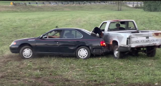 崖から車を落としても『iPhone 14』の衝突事故検知は反応しない？の画像