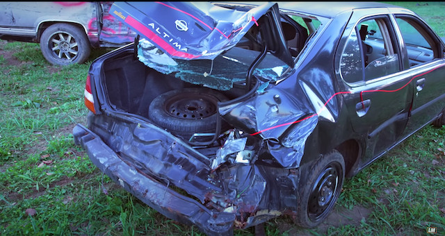 崖から車を落としても『iPhone 14』の衝突事故検知は反応しない？の画像