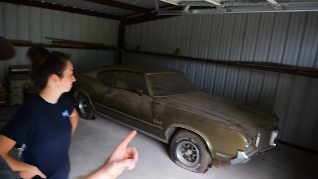 23年前に打ち捨てられたアメ車をレストアの画像