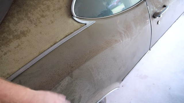 23年前に打ち捨てられたアメ車をレストアの画像