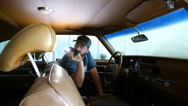 23年前に打ち捨てられたアメ車をレストアの画像