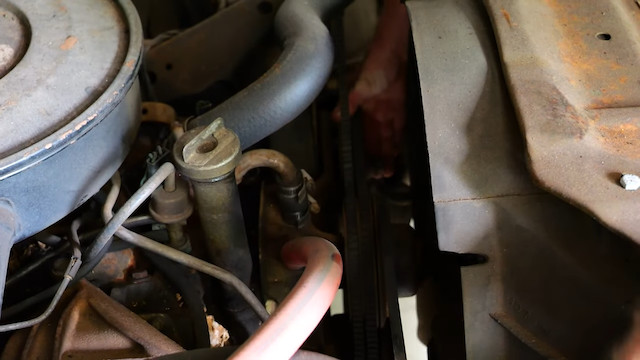 23年前に打ち捨てられたアメ車をレストアの画像