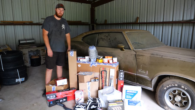 23年前に打ち捨てられたアメ車をレストアの画像