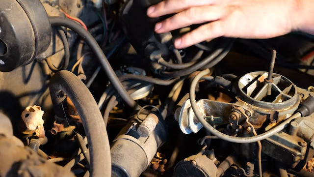 23年前に打ち捨てられたアメ車をレストアの画像