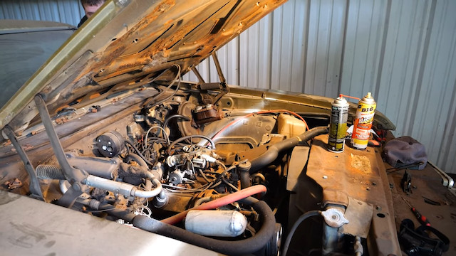 23年前に打ち捨てられたアメ車をレストアの画像