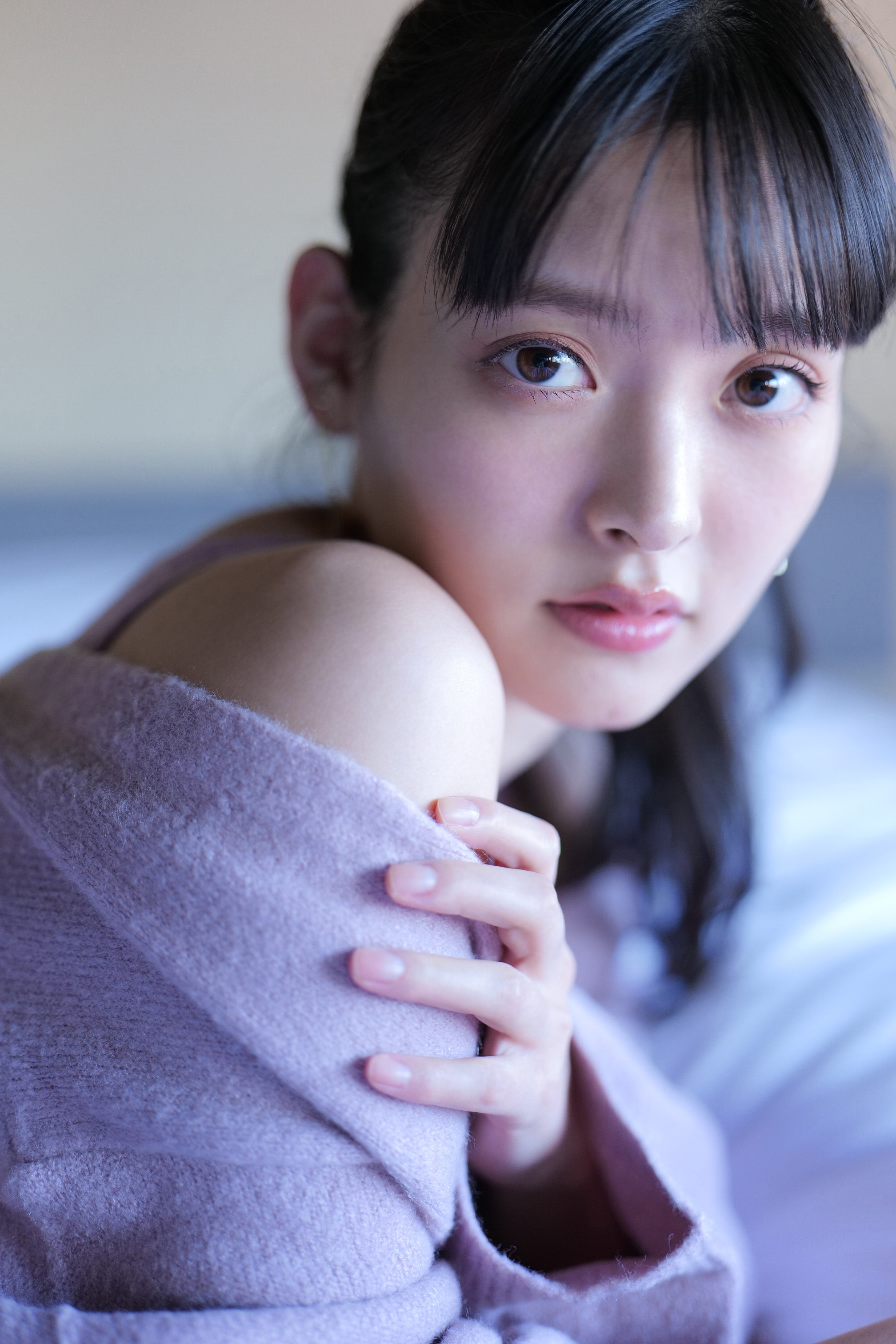 声優・上坂すみれ写真集表紙と中面解禁　の画像