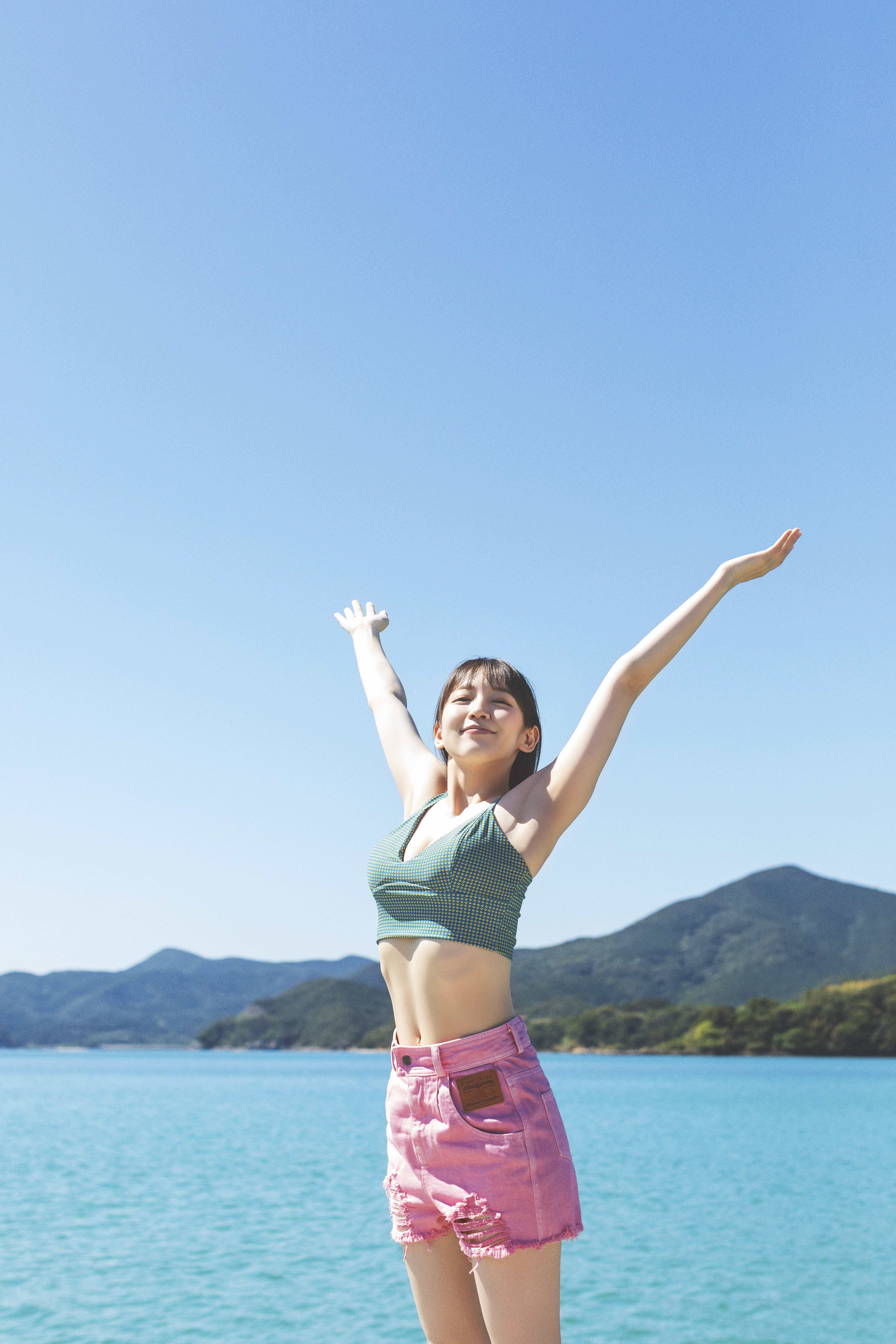 吉岡里帆写真集「日日」登場の画像