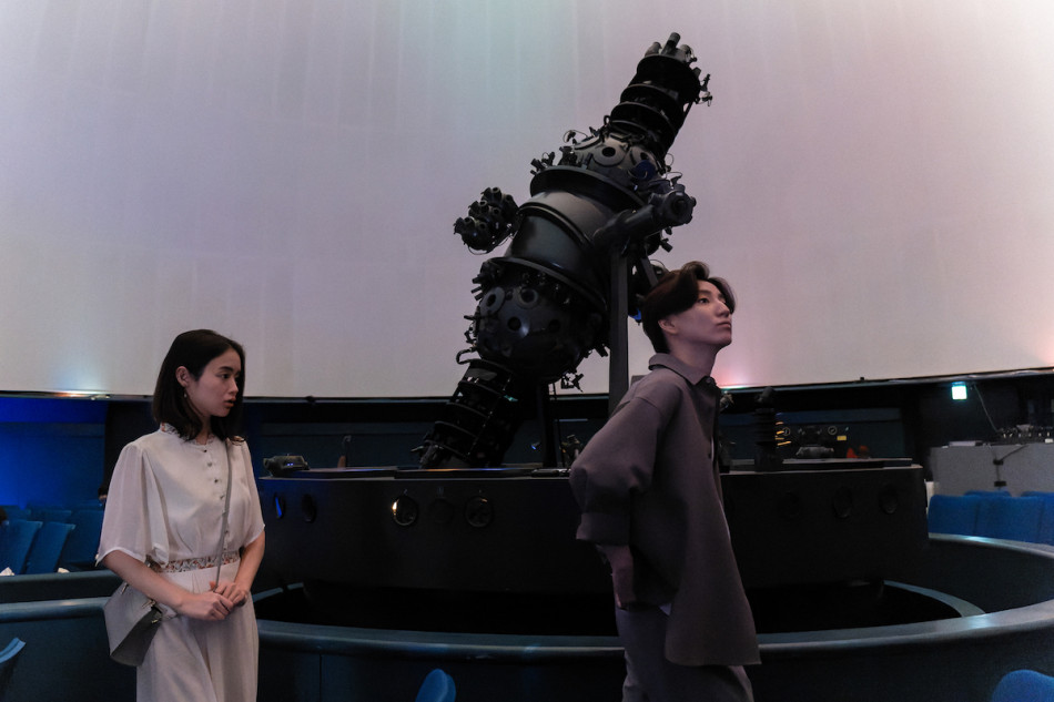 束の間の一花』第4話、SixTONES 京本大我と藤原さくらがプラネタリウム