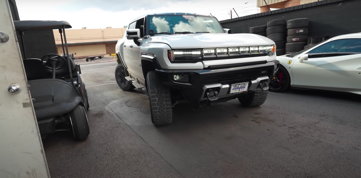 YouTuber、高級ハマーを意図せず全損の画像