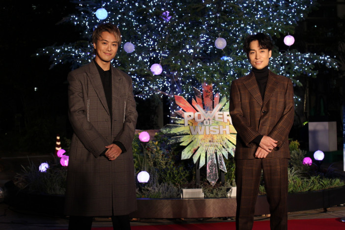 EXILE TAKAHIRO＆TETSUYA、コレド室町でのクリスマスツリー点灯式に参加　「これからは日本橋が似合う男に」