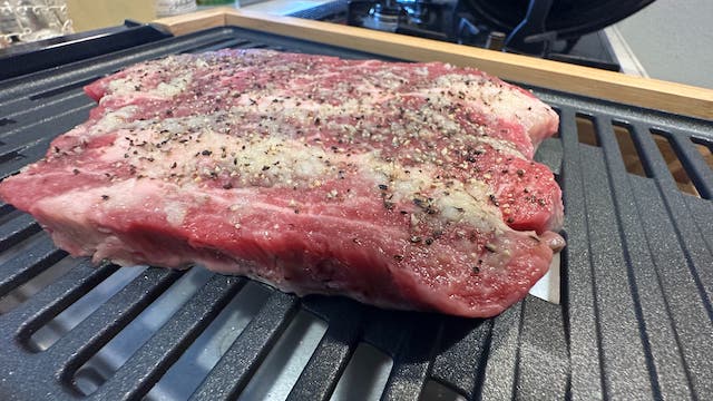 グリルに接している肉の色が変化