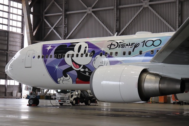 ディズニー社100周年を記念したJAL特別塗装機『JAL DREAM EXPRESS 