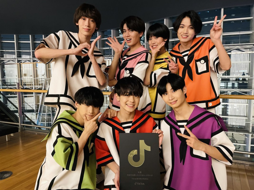 THE SUPER FRUITの「それでは聴いてください、チグハグ」が「TikTok
