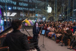 Cocomi、Apple表参道で生演奏の画像