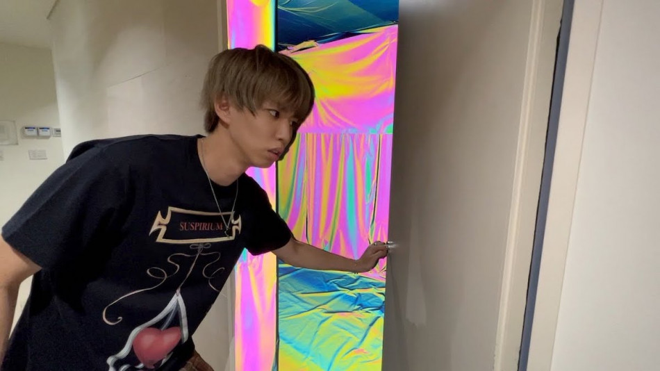 はじめしゃちょー、すべてを反射する部屋を作成