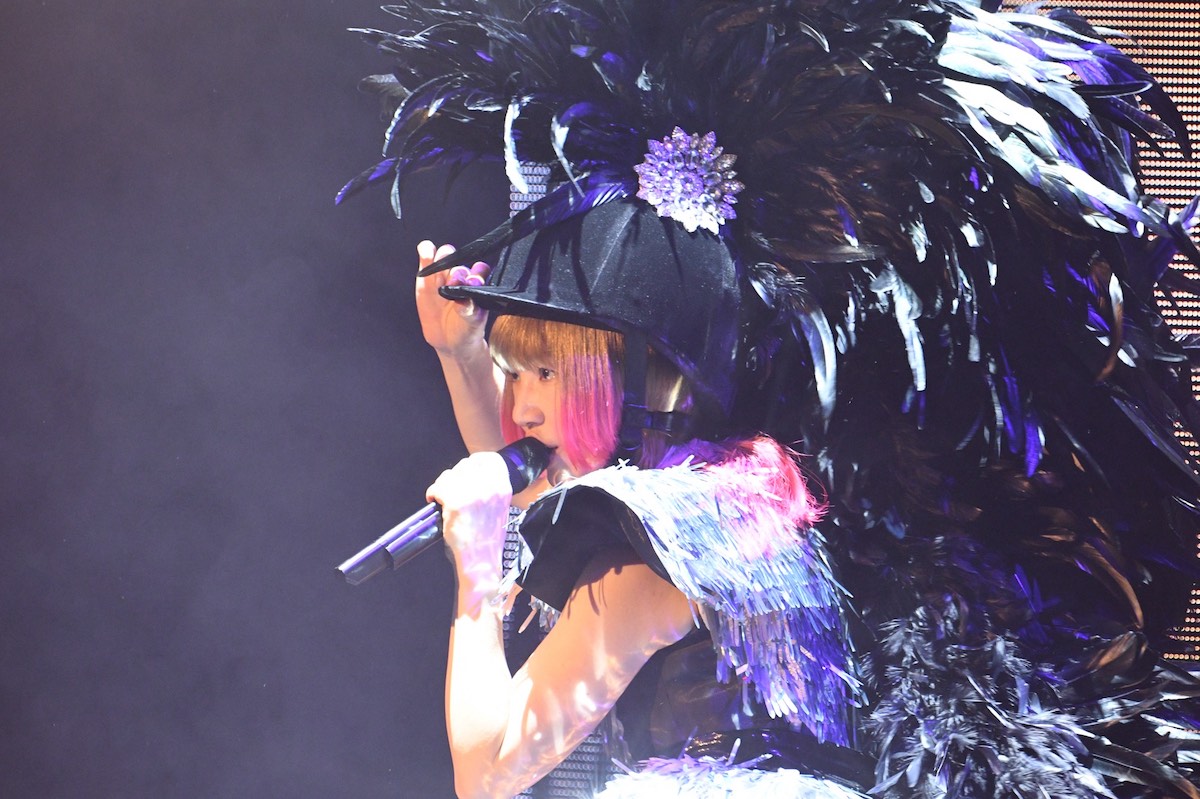 YUKI、ソロデビュー20周年を日本武道館でお祝い 歌うことへの喜び溢れ