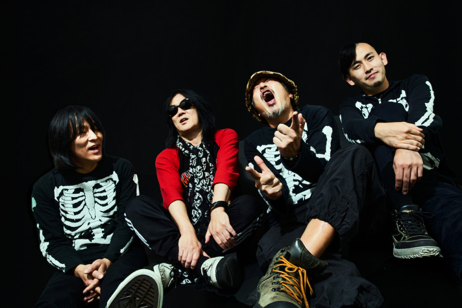 THE SLUT BANKS、ロックバンドらしく暴走し続ける 2年ぶりアルバム