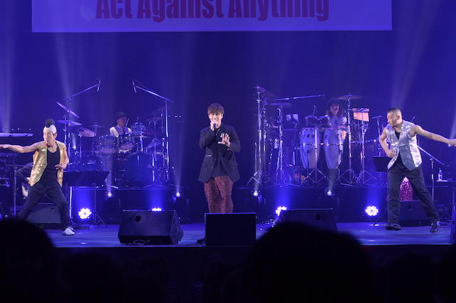 岸谷五朗、寺脇康文『Act Against Anything VOL.2』　エンターテインメントで勇気を与えた4年ぶりの有観客ライブの画像2-1