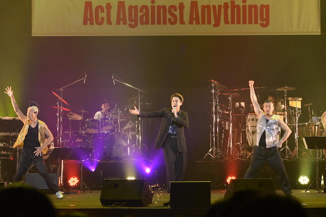 岸谷五朗、寺脇康文『Act Against Anything VOL.2』　エンターテインメントで勇気を与えた4年ぶりの有観客ライブの画像2-3