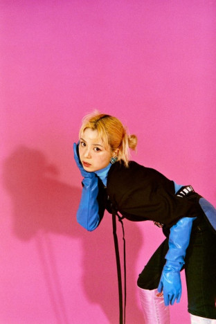 Furui Riho、新曲「ピンクの髪」リリース