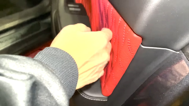 ロンブー淳、オートサロンにテスラを出展の画像