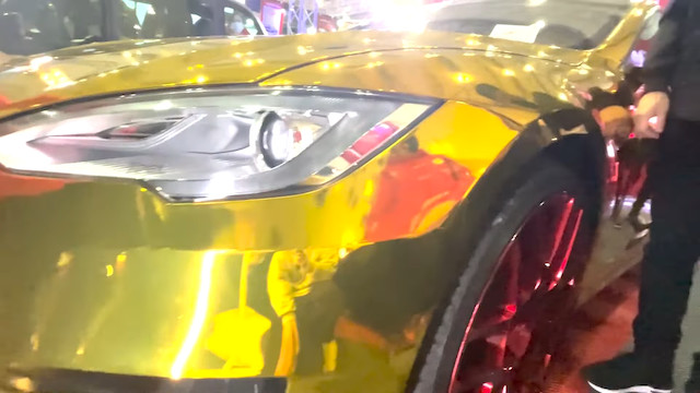 ロンブー淳、オートサロンにテスラを出展の画像