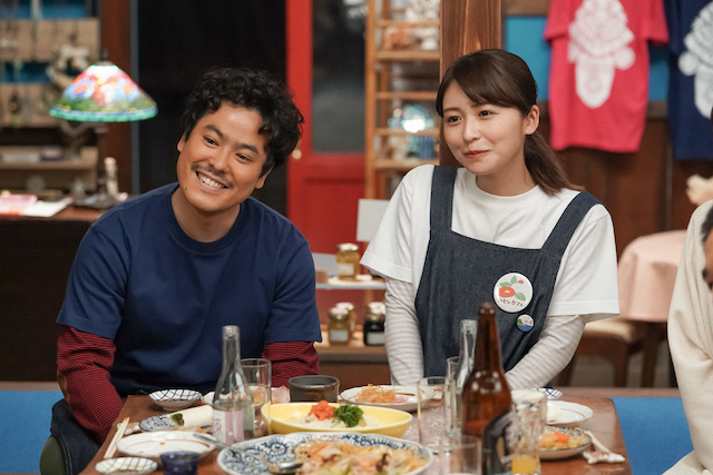 むっちゃん（前原瑞樹）とさくら（長濱ねる）