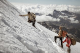 『帰れない山』キャストインタビュー映像の画像