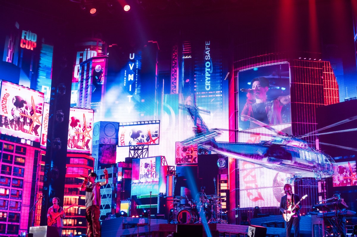 『ONE OK ROCK 2023 LUXURY DISEASE JAPAN TOUR』より　写真=MASANORI FUJIKAWA