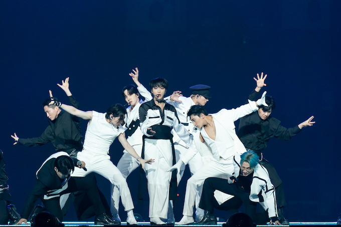 LE SSERAFIM、XG、ATEEZ、JO1ら登場　8組が熱演繰り広げた『KCON JAPAN 2023』2日目レポの画像1-2