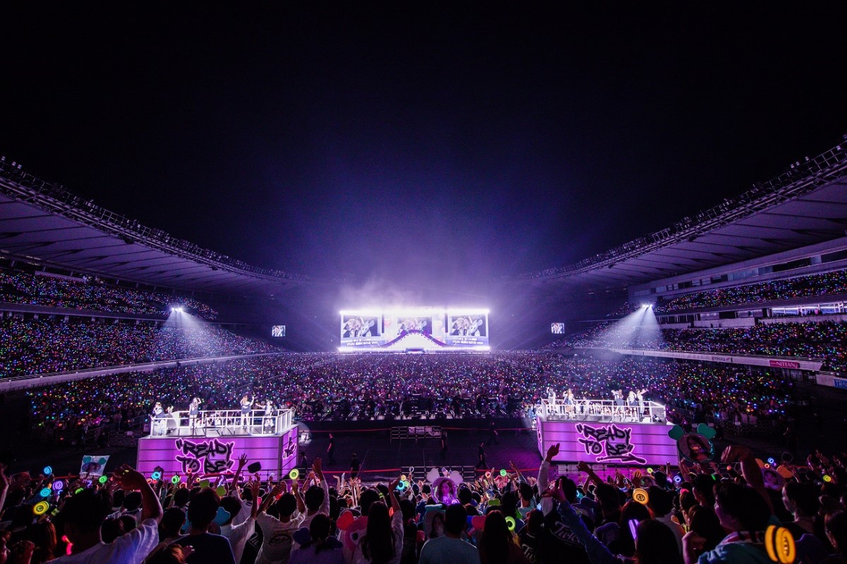 『TWICE 5TH WORLD TOUR ‘READY TO BE’ in JAPAN』より［写真＝石井亜希（田中聖太郎写真事務所）］