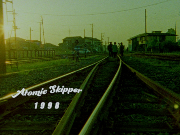 Atomic Skipper、メジャーデビューフルアルバム『Orbital』より「1998」MV公開　バンド史上初全編フィルムで撮影
