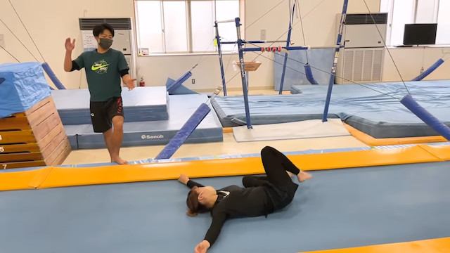 現役体操選手が魅せる“レベルの高い遊び”の画像