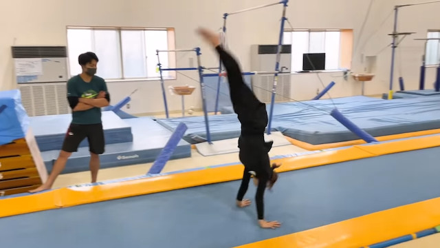 現役体操選手が魅せる“レベルの高い遊び”の画像