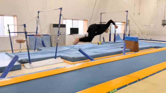 現役体操選手が魅せる“レベルの高い遊び”の画像