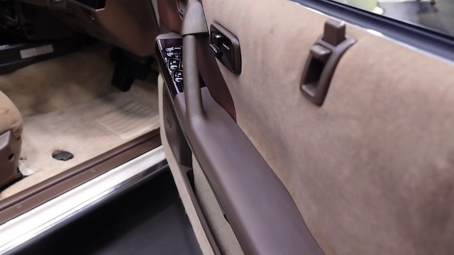 女優・伊藤かずえの愛車「日産・シーマ」に異常発生？　の画像