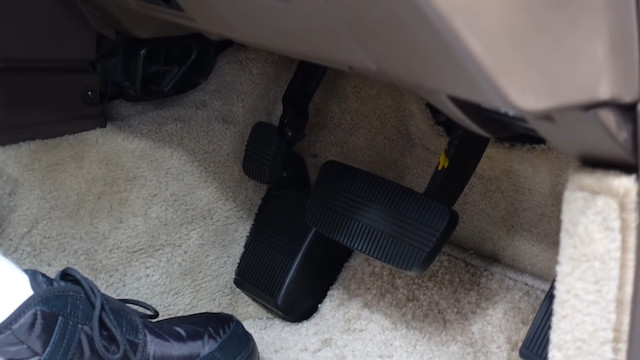 女優・伊藤かずえの愛車「日産・シーマ」に異常発生？　の画像