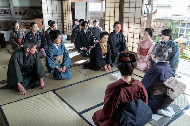 高知にやってきた大畑夫妻（奥田瑛二・鶴田真由）やまつ（牧瀬里穂）